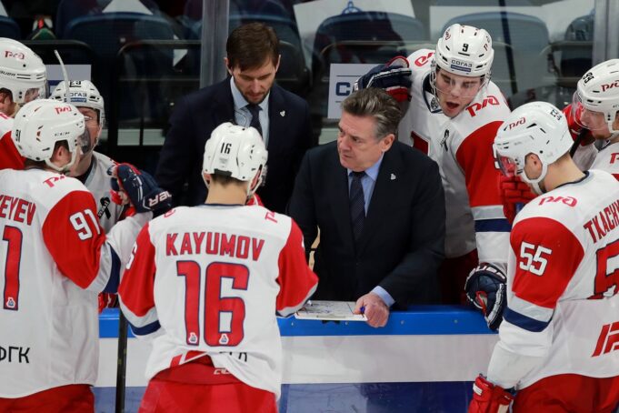 kanadskij-specialist-majk-pe