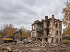 В Ярославской области демонтировали 3550 аварийных объектов