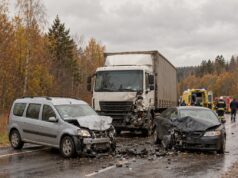 На трассе под Ярославлем столкнулись три автомобиля